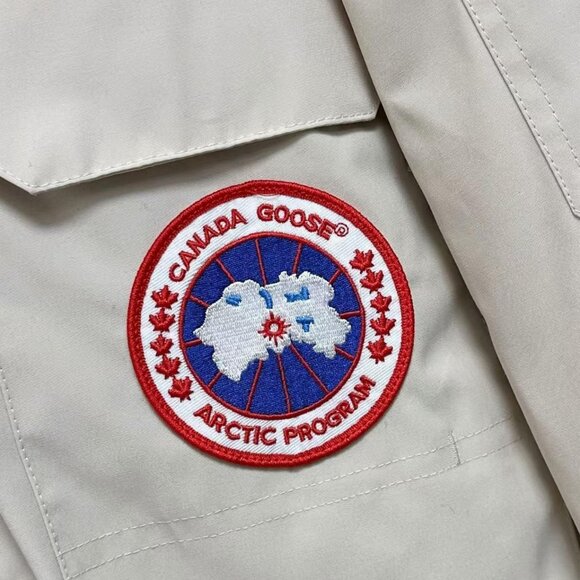 🍻🍻2024 Canada goose new down jacket - Picture 4 of 8
